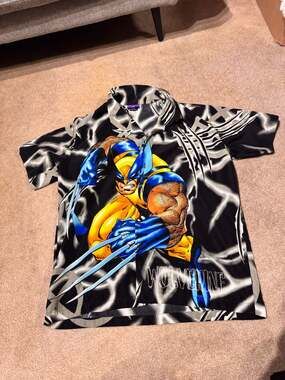 Vintage 2002 X-Men Wolverine All Over Print Button Up Camp Shirt